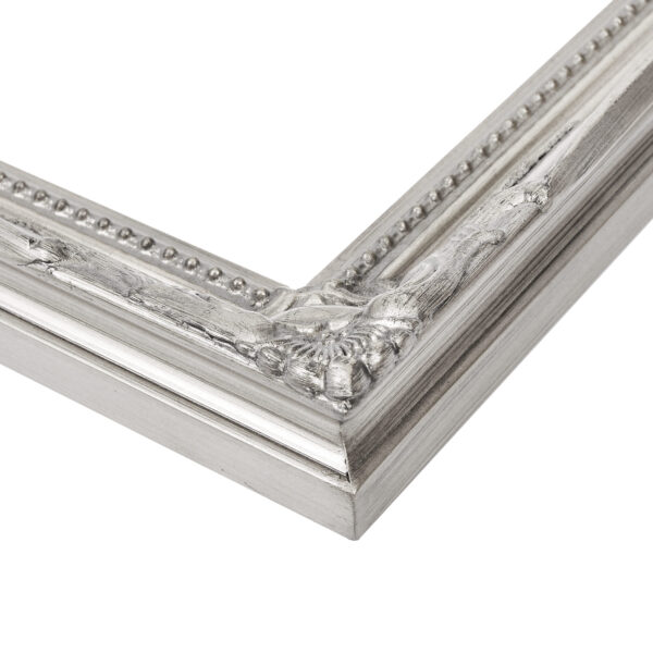 Swept frame 816 in silver